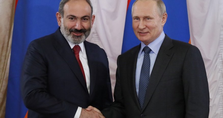 Putin, Pashinyan hold phone conversation
