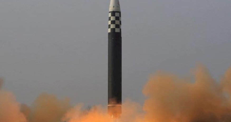 Çin Tayvan sahillərinə balistik raketlər atdı