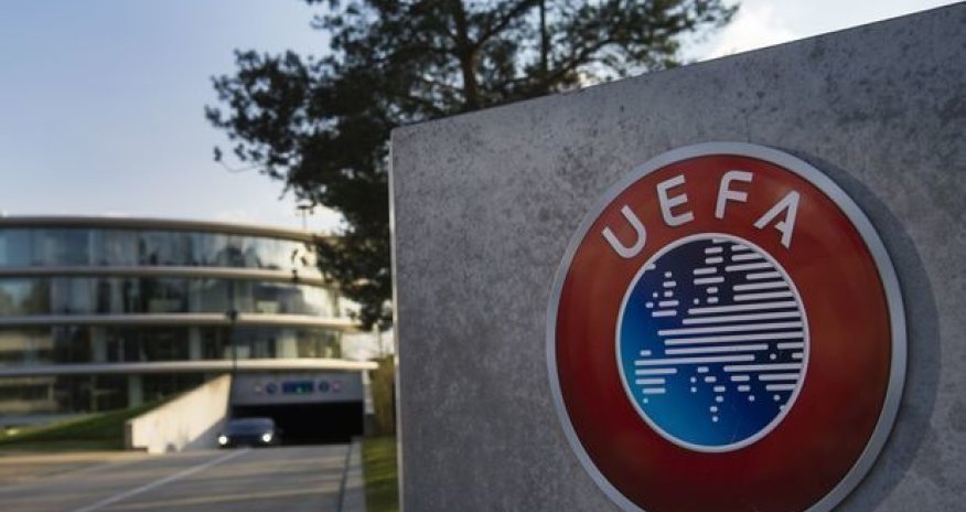 УЕФА наказал 