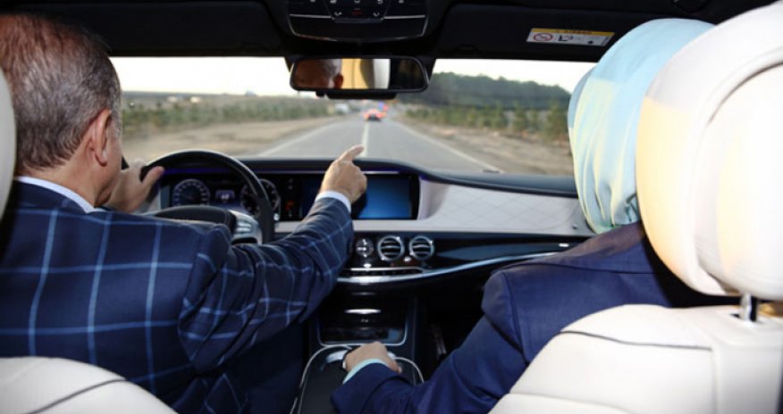 Ərdoğan Türkiyənin milli maşınını sürdü