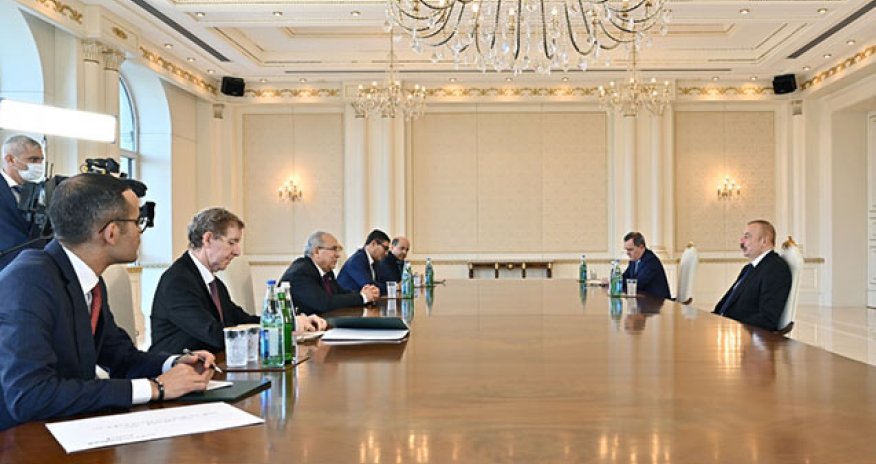 İlham Əliyev əlcəzairli naziri qəbul etdi