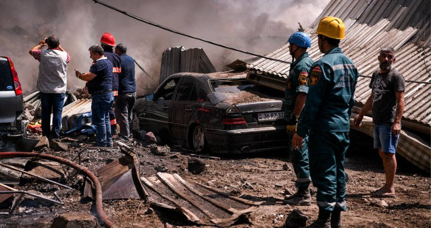 Число погибших при взрыве в ереванском ТЦ достигло двух - ФОТО