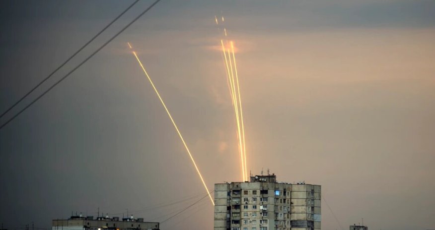 Rusiya Ukraynanın şərqini və cənubunu atəşə tutub