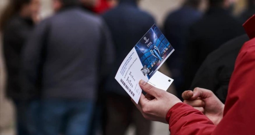 Bugünkü oyuna baha bilet satan 7 nəfər tutuldu