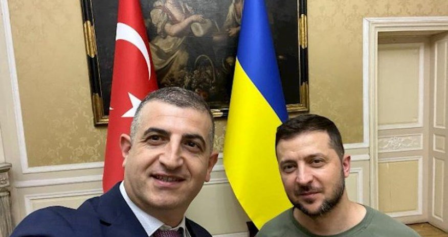 Zelenski Bayraktarla görüşdü