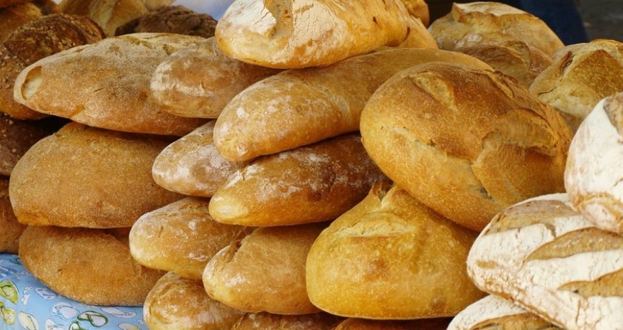 В Азербайджане установлены верхние пределы цен на муку и хлеб