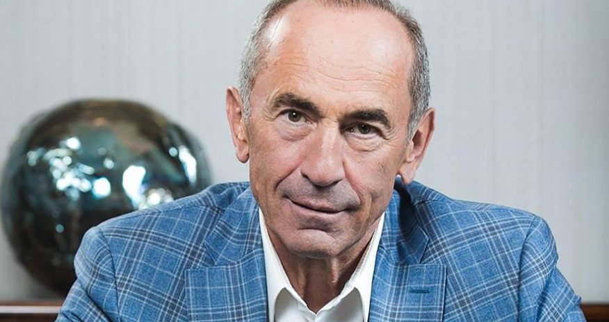 Köçəryan Ermənistanı tərk etdi