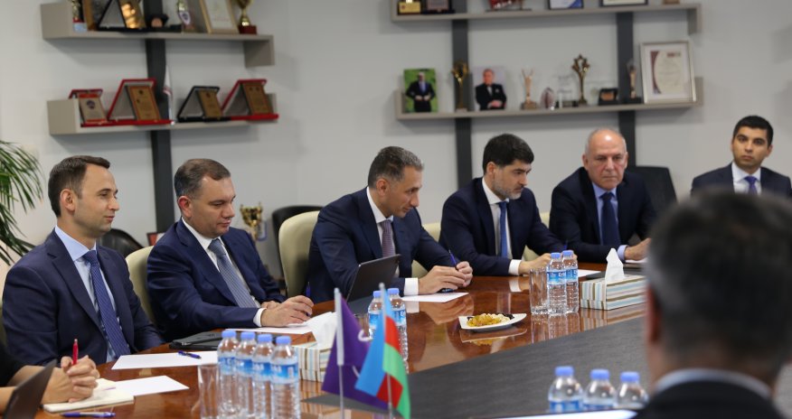 Rəqəmsal İnkişaf və Nəqliyyat Naziri cənab Rəşad Nəbiyev Azercell ilə  görüş keçirib