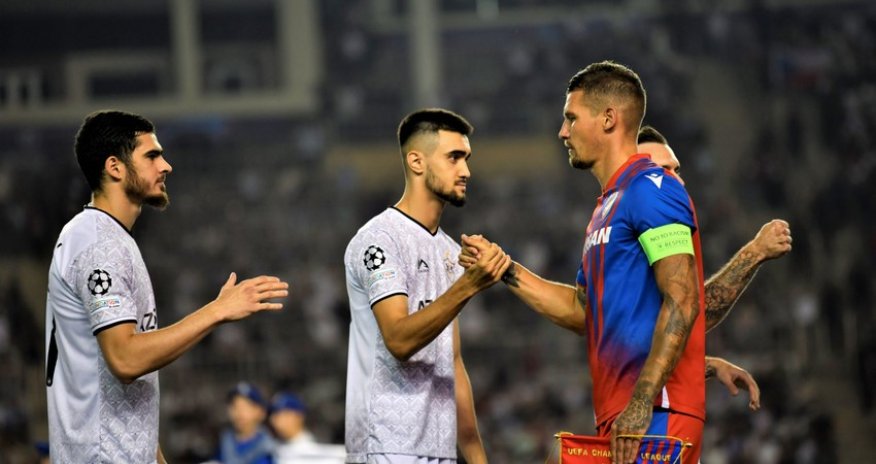 Определились стартовые составы 