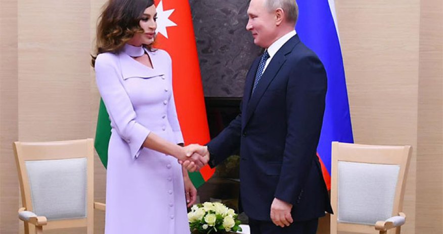 Vladimir Putin Mehriban Əliyevanı təbrik etdi