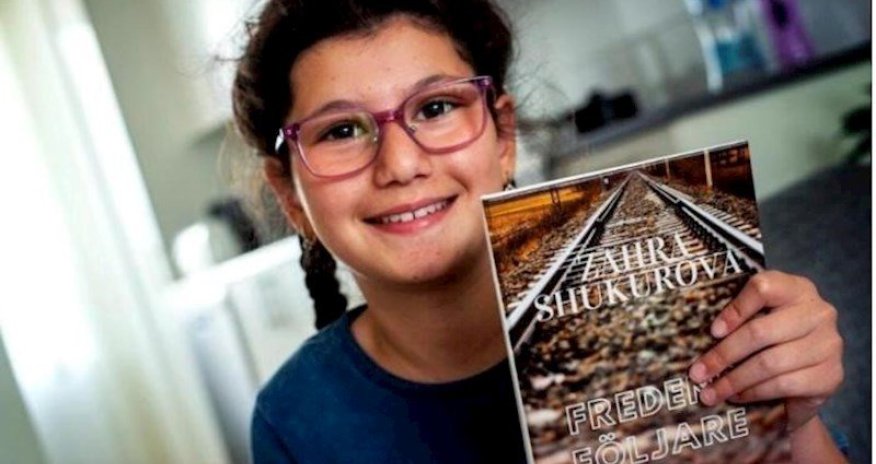 İsveçdə yaşayan 11 yaşlı azərbaycanlı kitab yazdı - FOTOLAR