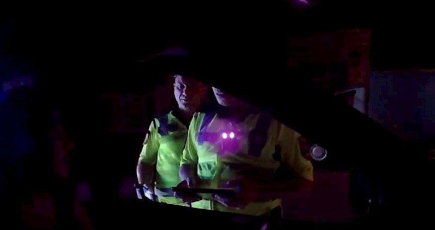 Düş, söhbət edək, maykada maşın sürərlər? - VİDEO