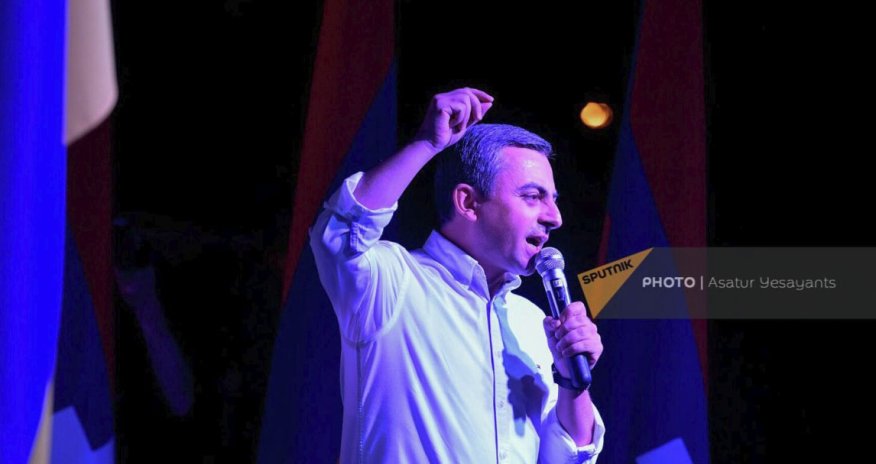 İrəvanda Paşinyanın istefası tələbi ilə mitinq keçirildi