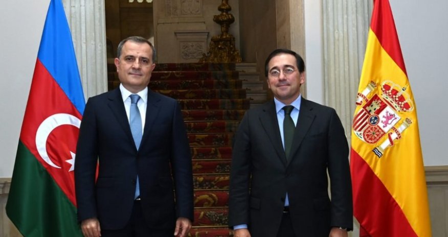 Azərbaycan və İspaniya xarici işlər nazirlərinin görüşü başlayıb