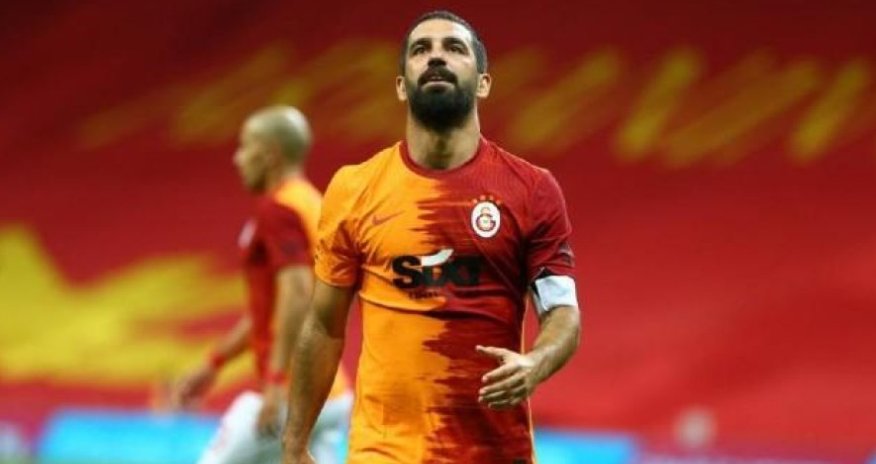 Arda Turan karyerasını başa vurub