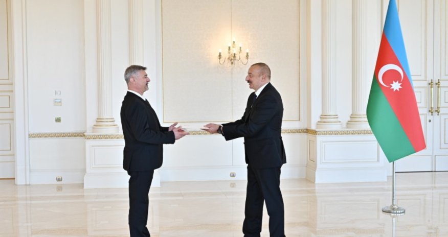 Dövlət başçısı Macarıstanın yeni səfirinin etimadnaməsini qəbul edib - YENİLƏNDİ