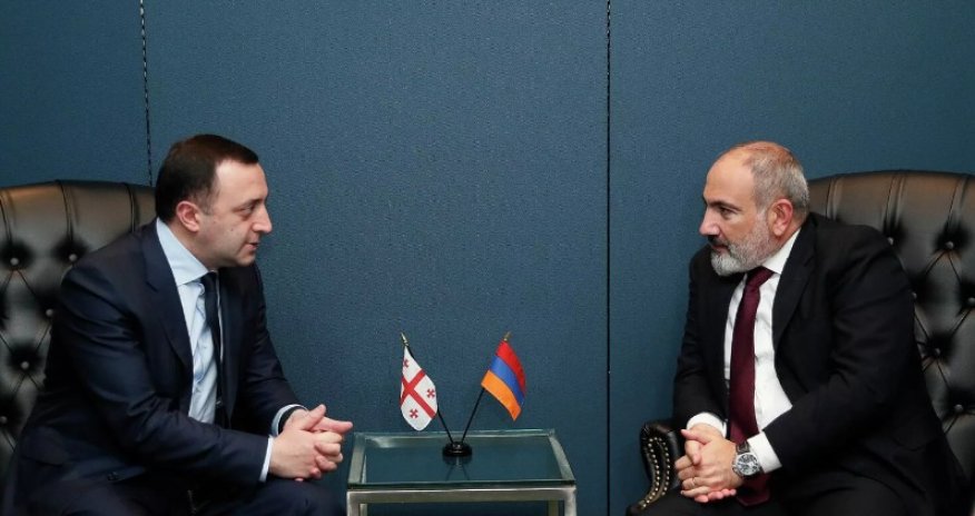 Gürcüstan və Ermənistan  baş nazirləri görüşüb