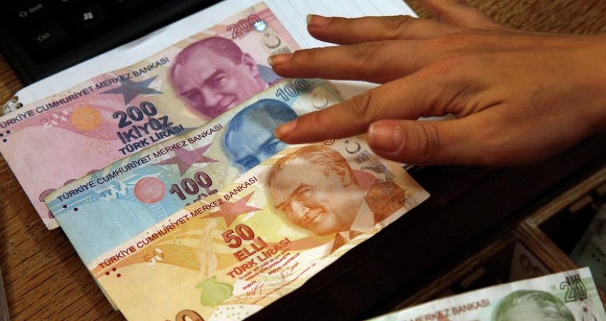 Turkish lira falls to record level again