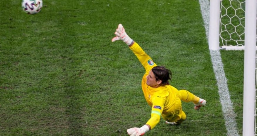 İsveçrəli qapıçı tarixi nailiyyətə imza atıb