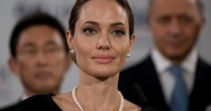 Ancelina Colidən iranlı qadınlara dəstək