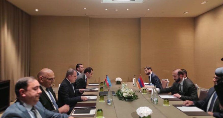 Ceyhun Bayramovla Mirzoyan arasında görüş keçirilib - YENİLƏNDİ