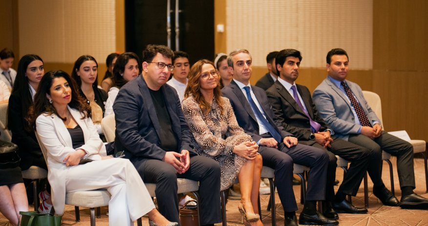 “Qırmızı Ürəklər Təhsil Təqaüd Proqramı”nın qalibləri mükafatlandırıldı