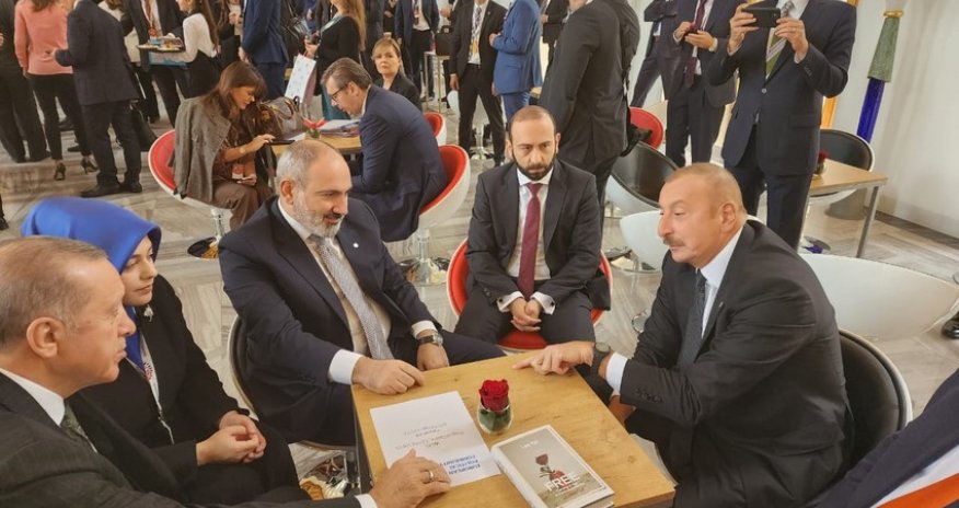 Aliyev, Erdogan and Pashinyan hold joint discussion in Prague