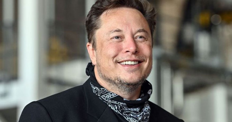 Elon Mask özünü Ukrayna pərəstişkarı adlandırıb