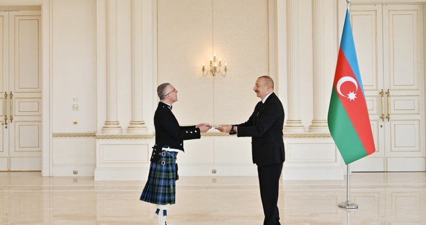 İlham Əliyev Böyük Britaniyanın yeni səfirinin etimadnaməsini qəbul edib