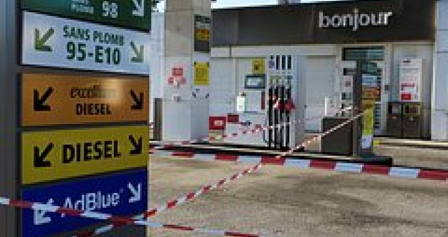 Fransada benzin qıtlığı yaranıb