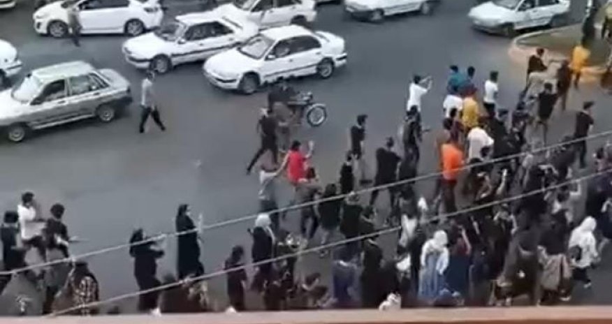 İranın Qonbəd Kavus şəhərində etiraz aksiyası keçirilib - VİDEO