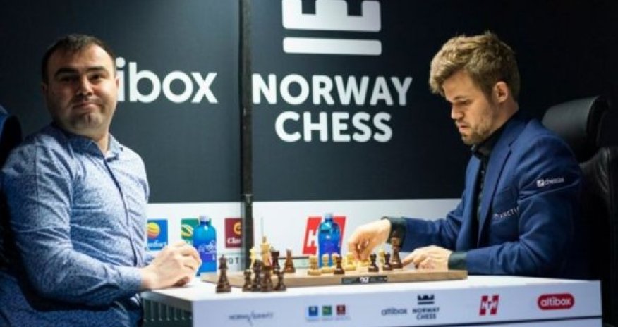 Məmmədyarov Karlseni məğlub etdi