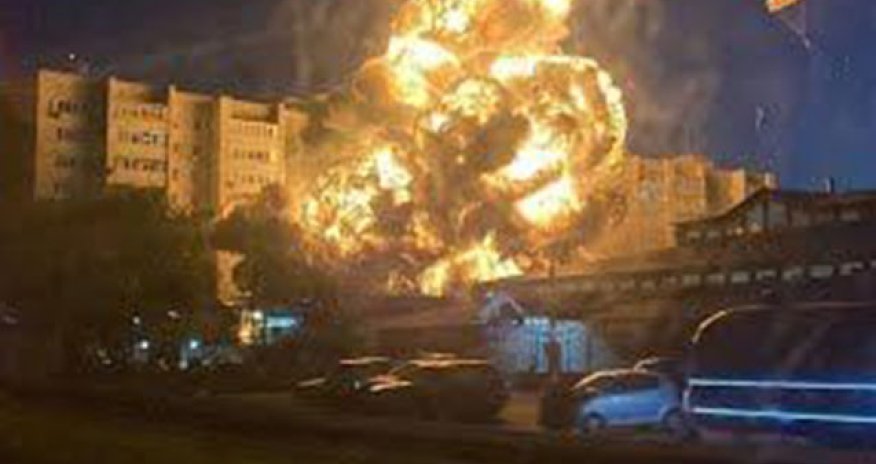 Rusiyada hərbi təyyarə yaşayış binasına çırpıldı - Yenilənib