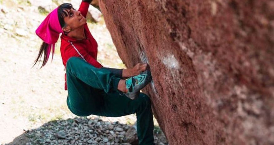 İranlı idmançı beynəlxalq yarışda hicabsız çıxış etdi: Qəfildən yoxa çıxdı - FOTO