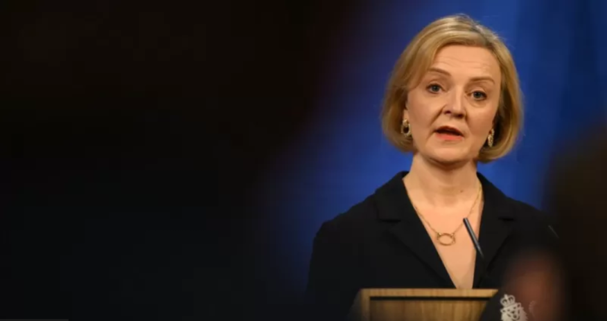 Liz Trass istefa verib