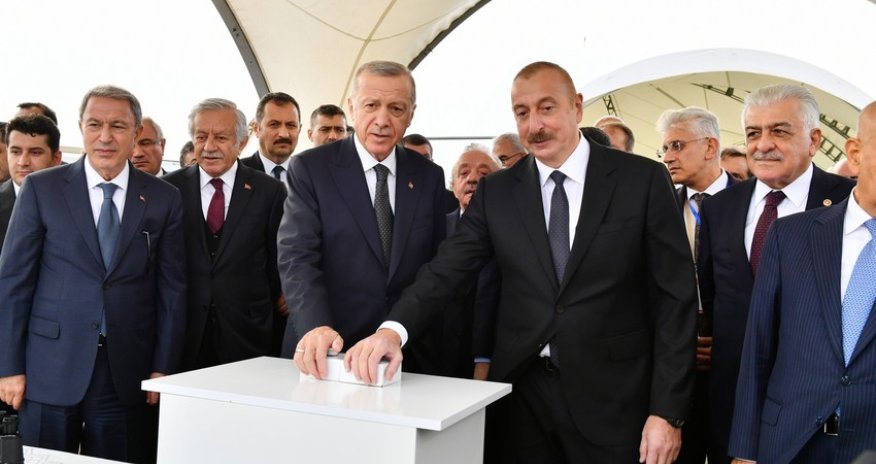 Prezident bu komplekslərin təməlini qoyub