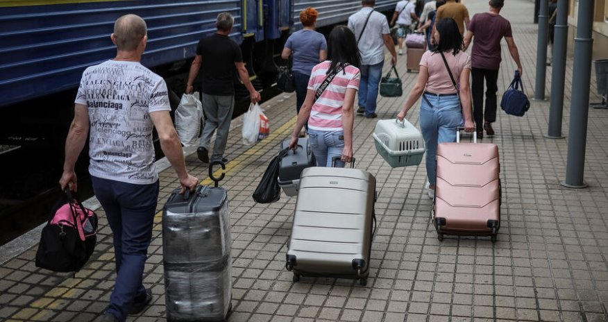 Financial Times: Aİ yeni ukraynalı miqrant axınına hazırlaşır