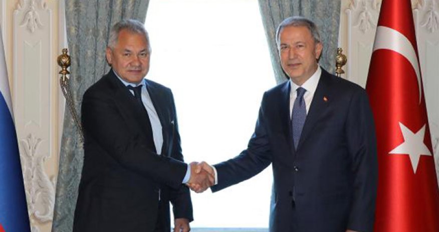 Hulusi Akar Şoyqu ilə telefonla danışdı