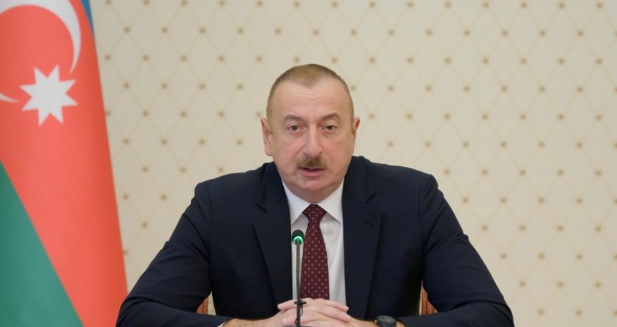 Ilham Aliyev and Alexey Overchuk discuss activities of tripartite working group