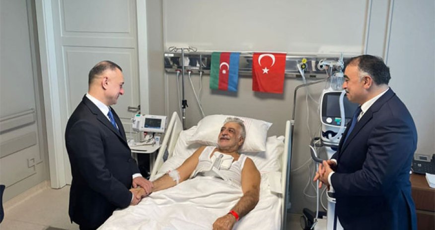 Səhiyyə naziri Şamil Ayrımı xəstəxanada ziyarət etdi