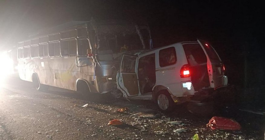 Hindistanda ağır yol qəzası nəticəsində azı 11 nəfər ölüb