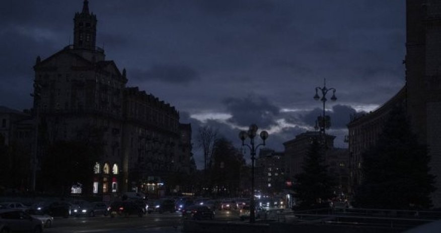 Kiyevdə 450 min mənzil işıqsız qalıb