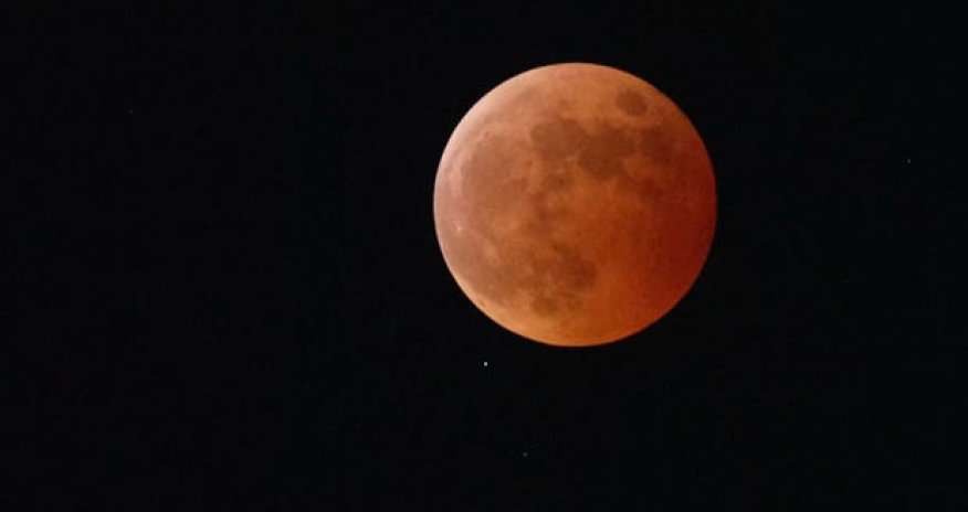 Rusiyada Ayın tam tutulması müşahidə edilib