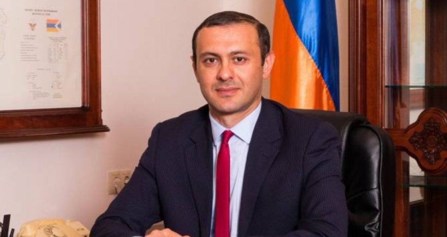 Armen Qriqoryan Hindistana gedir