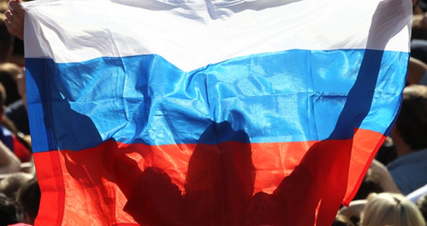 В России призвали заморозить активы уехавших олигархов