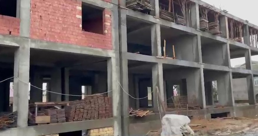 Bir sıra binaların tikintisi dayandırılıb