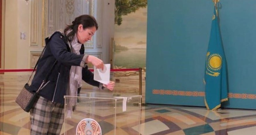 Qazaxıstanda növbədənkənar prezident seçkiləri keçirilir