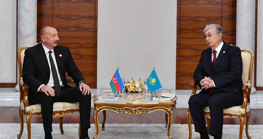 İlham Əliyev Tokayevi təbrik edib