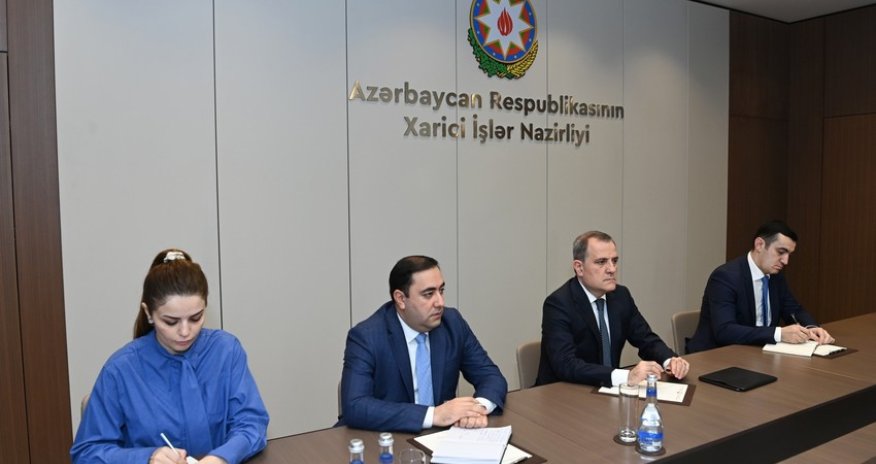 Ceyhun Bayramov Aİ-nin xüsusi nümayəndəsini Ermənistanın təxribatları barədə məlumatlandırıb