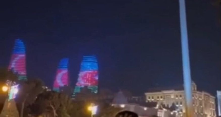 Azərbaycanda qızlar İrandakı etirazçılara dəstək olaraq fləşmob keçiriblər- VİDEO